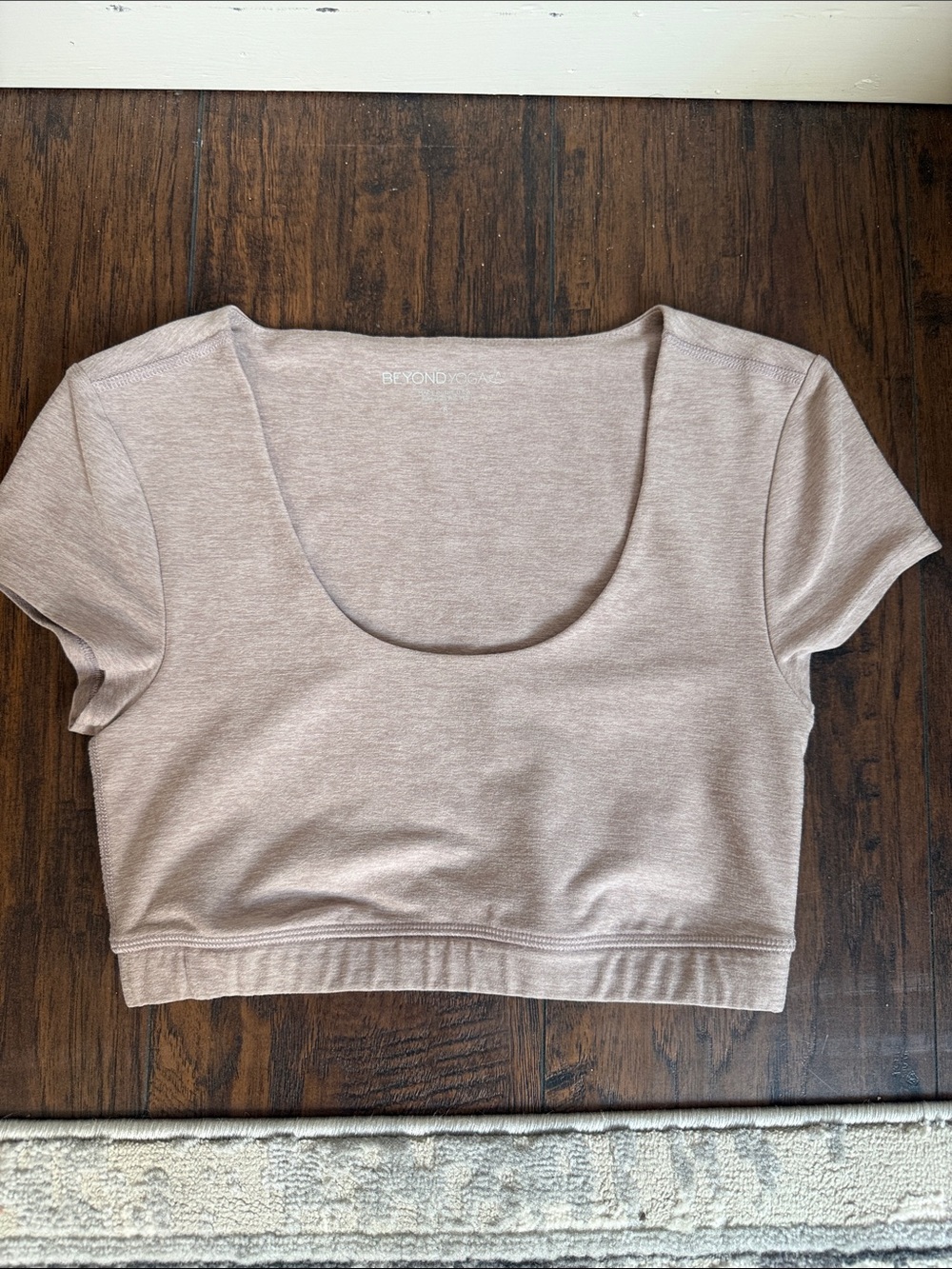 Beyond Yoga Cropped Scoop Tee in Light Taupe Heather